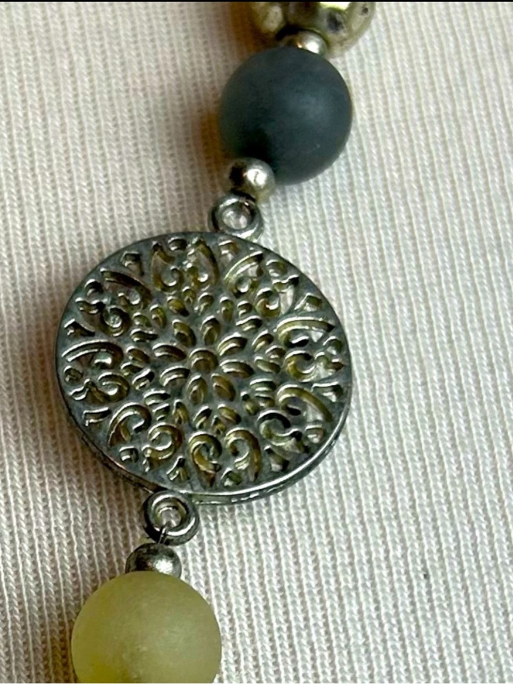 Turquoise Blue Beaded Silver Tone Ring Pendant Statement Necklace - Picture 4 of 4